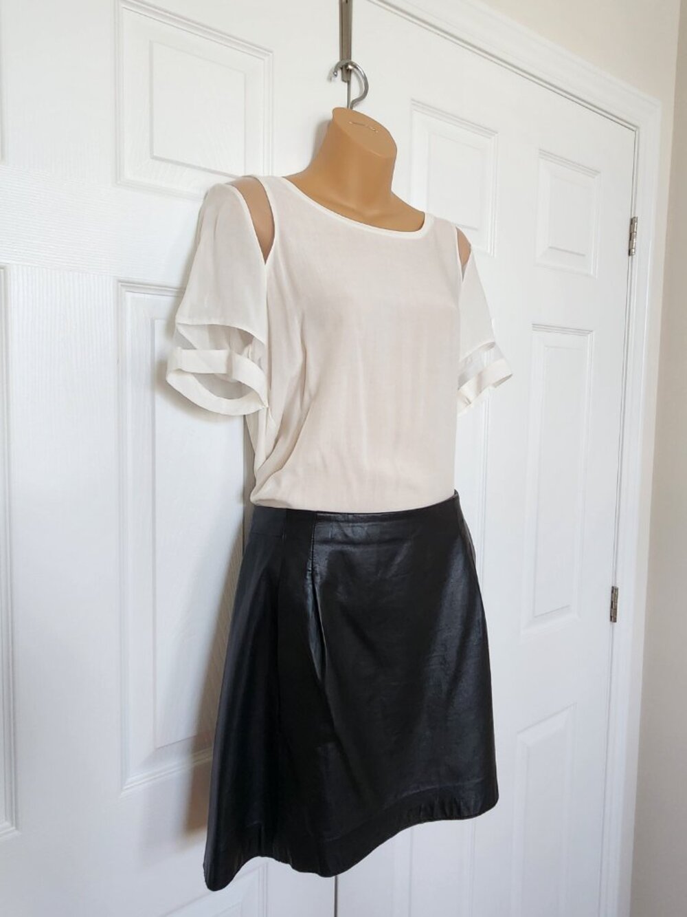 VINCE WOMENS LEATHER MINI SKIRT SZ 8 BLACK - Picture 2 of 10